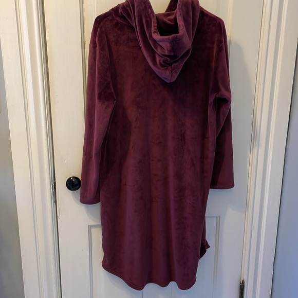 Fleece Robe, size small/medium - Picture 3 of 4